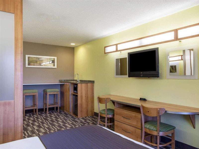 Microtel Inn & Suites By Wyndham Johnstown מראה חיצוני תמונה