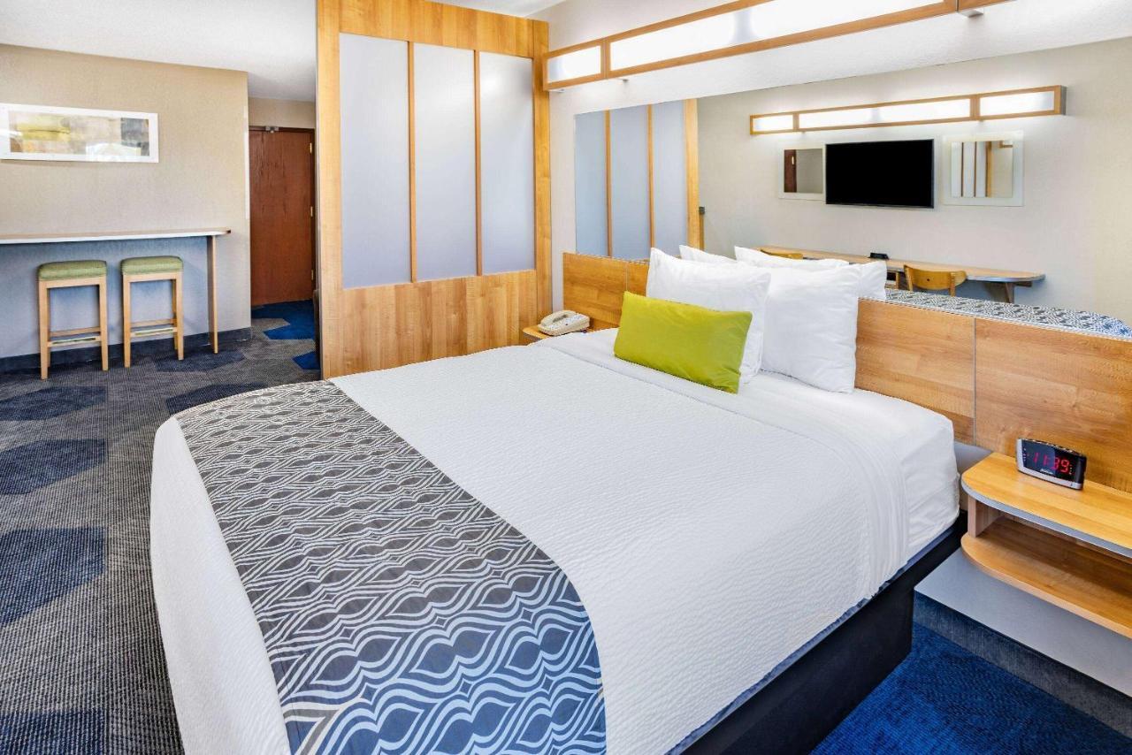 Microtel Inn & Suites By Wyndham Johnstown מראה חיצוני תמונה