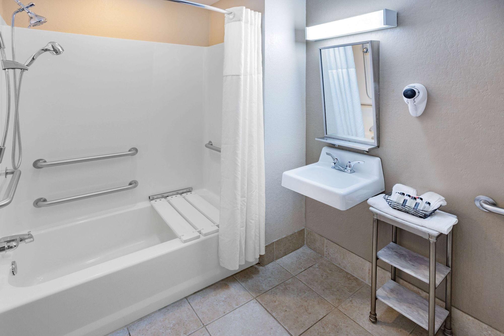Microtel Inn & Suites By Wyndham Johnstown מראה חיצוני תמונה