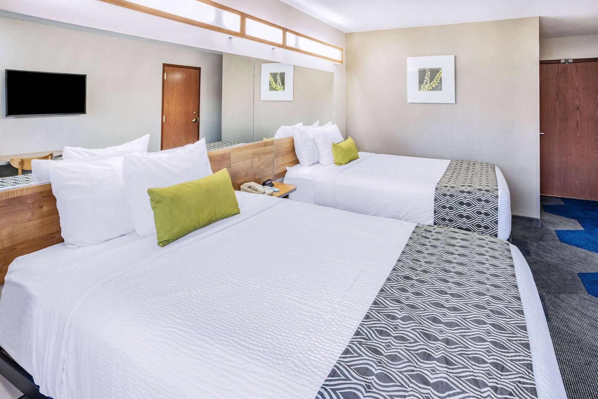 Microtel Inn & Suites By Wyndham Johnstown מראה חיצוני תמונה