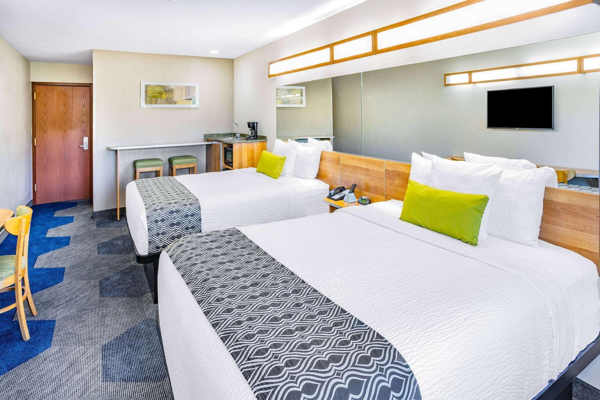 Microtel Inn & Suites By Wyndham Johnstown מראה חיצוני תמונה