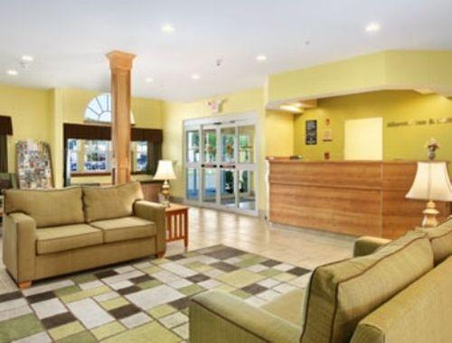 Microtel Inn & Suites By Wyndham Johnstown מראה פנימי תמונה